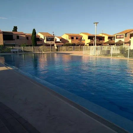 Aphrodite Village Naturiste En Bord De A Leucate