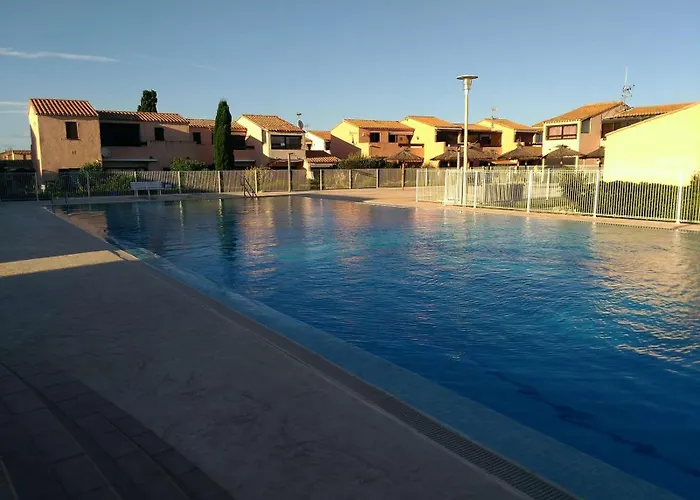 Aphrodite Village Naturiste En Bord De A Leucate